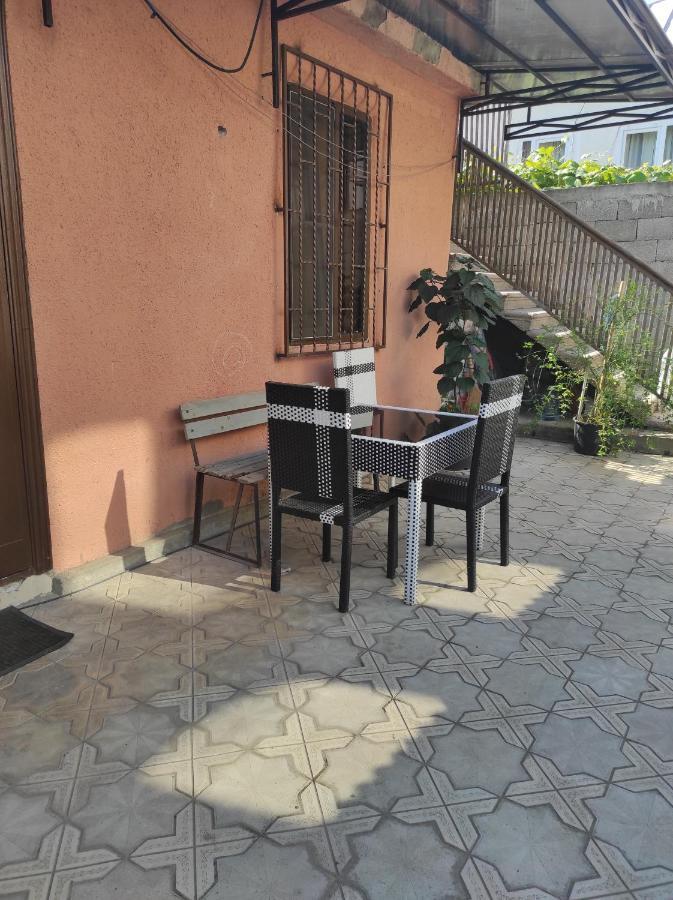 Гостевой Дом Лума Hotel Sukhumi Exterior foto